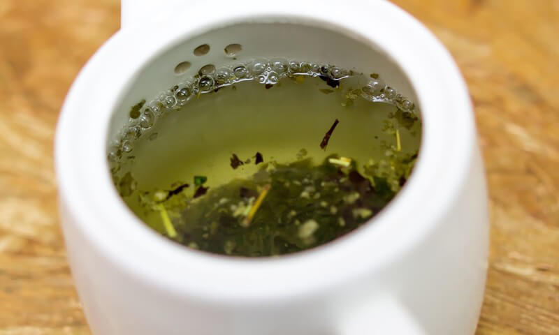 水分補給に緑茶を飲む